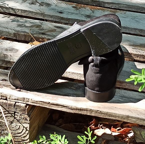 Johnston & Murphy Lola Suede Almond Toes ankle boots (EUC) - Picture 7 of 15